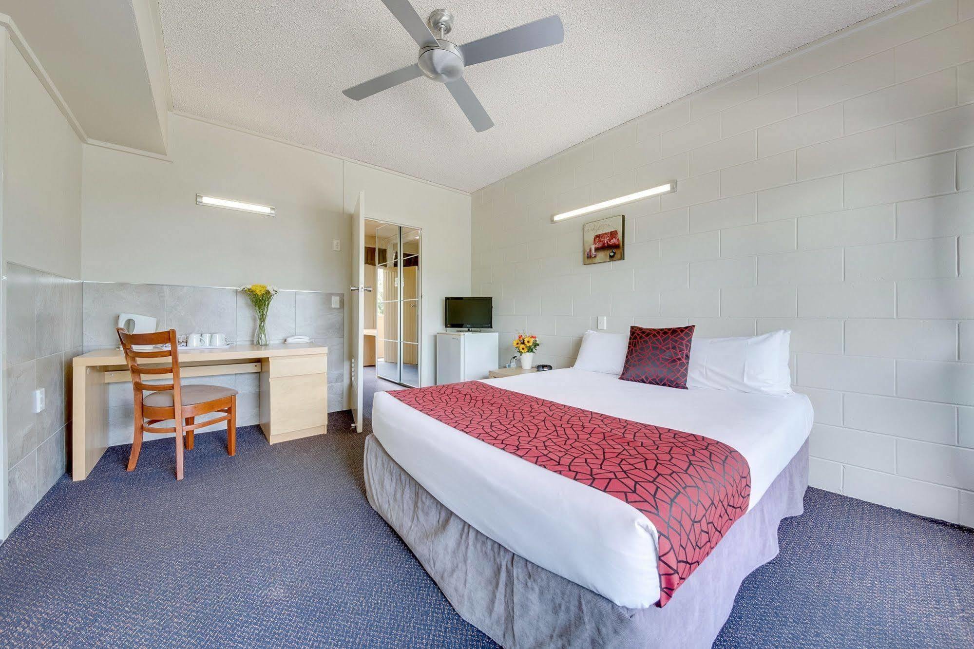 Camelot Motel Gladstone Eksteriør billede