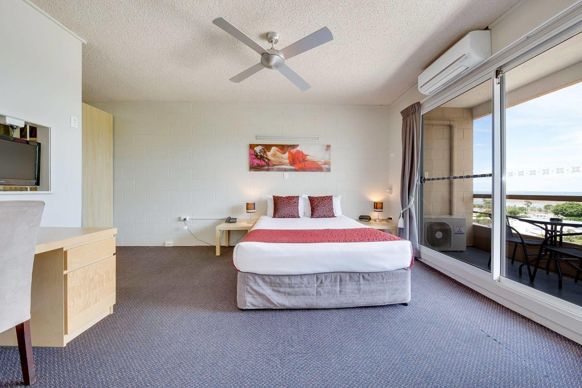 Camelot Motel Gladstone Eksteriør billede