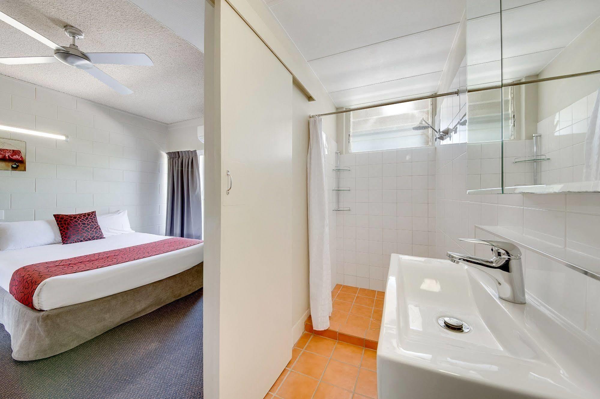 Camelot Motel Gladstone Eksteriør billede